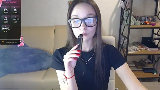 Snapshot of Amarieni chatting on 2, 12, 2024 Amarieni online show from 2, 12, 2024