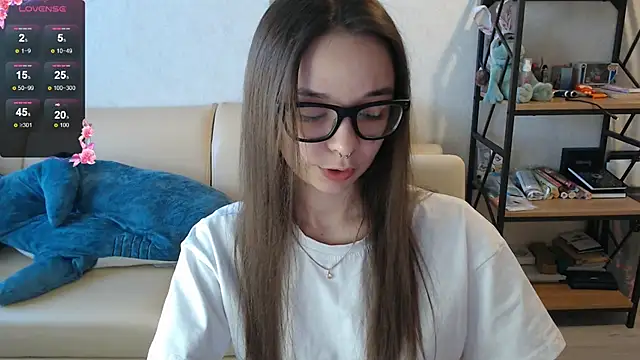 Snapshot of Amarieni chatting on 11, 12, 2024 Amarieni online show from 11, 12, 2024