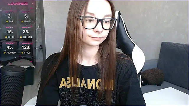 Snapshot of Amarieni chatting on 8, 3, 2025 Amarieni online show from 8, 3, 2025