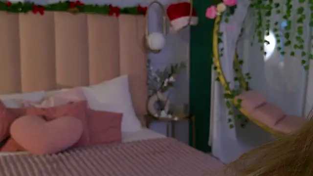 Eva Natsumi online show from 12, 12, 2024