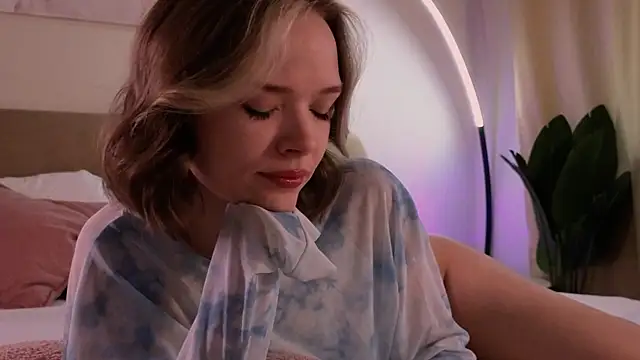 Eva Natsumi online show from 12, 2, 2025