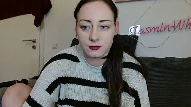 Snapshot of Jasmin-White chatting on 29, 4, 2026 Jasmin-White online show from 29, 4, 2026