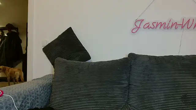 Snapshot of Jasmin-White chatting on 23, 5, 2026 Jasmin-White online show from 23, 5, 2026