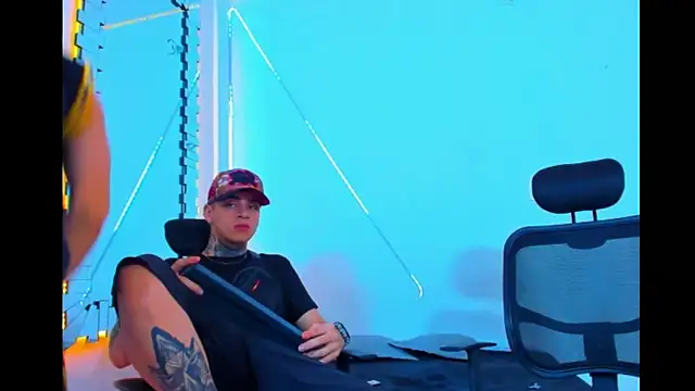 HOT boy2025 online show from 10, 9, 2025