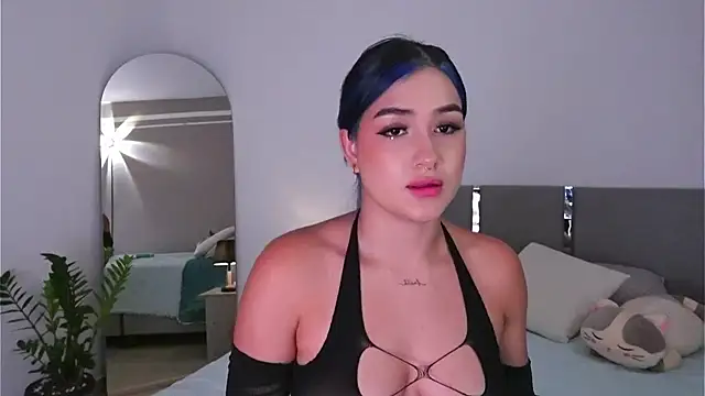 AnnyHizzle online show from 8, 9, 2025