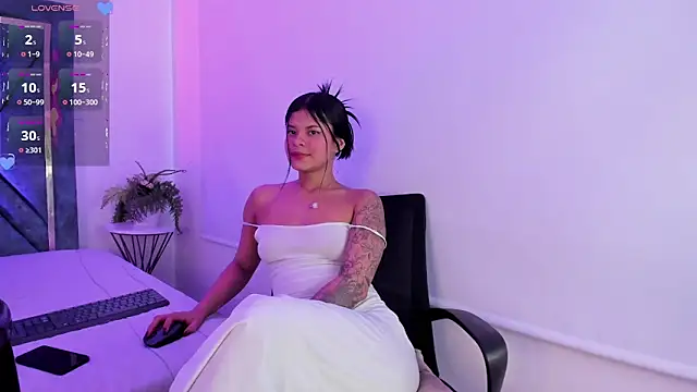 Snapshot of Dapnne_ chatting on 8, 3, 2025 Dapnne online show from 8, 3, 2025