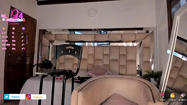 Snapshot of Dapnne_ chatting on 10, 10, 2025 Dapnne online show from 10, 10, 2025