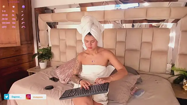 Snapshot of Dapnne_ chatting on 30, 10, 2025 Dapnne online show from 30, 10, 2025