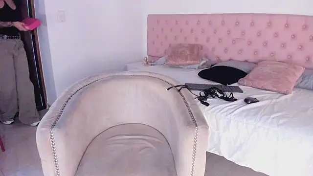 Snapshot of Dapnne_ chatting on 15, 11, 2025 Dapnne online show from 15, 11, 2025