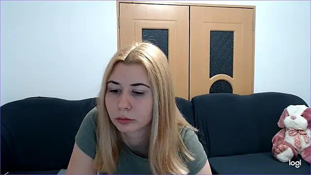 VioletaFlower7 online show from 9, 2, 2025