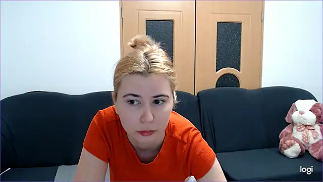 VioletaFlower7 online show from 14, 2, 2025