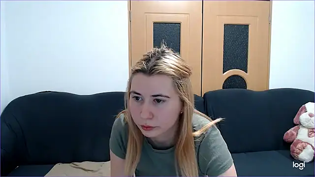 VioletaFlower7 online show from 11, 3, 2025