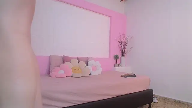 OraLarson online show from 30, 10, 2025