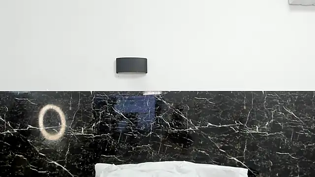 Juliabadlee online show from 2, 12, 2024