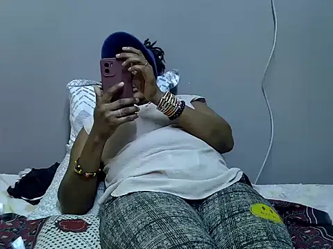 Snapshot of Hot_Caro chatting on 12, 12, 2024 Hot Caro online show from 12, 12, 2024