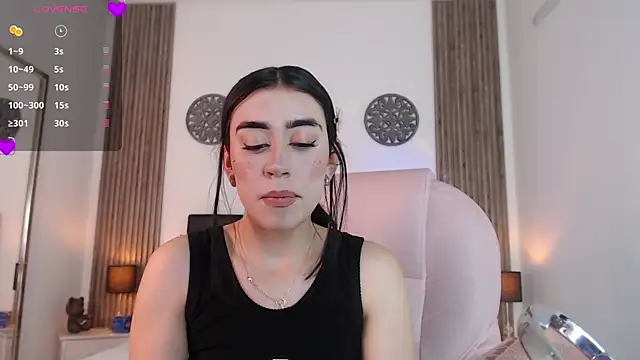 Julieta De Los Angeles online show from 28, 12, 2024