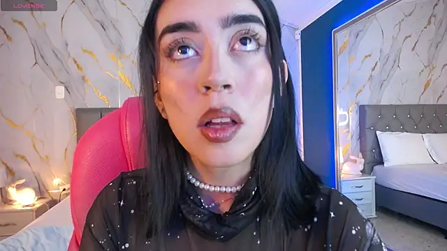 Julieta De Los Angeles online show from 11, 1, 2025