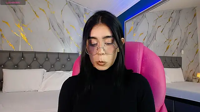 Julieta De Los Angeles online show from 4, 2, 2025