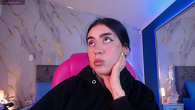 Julieta De Los Angeles online show from 5, 2, 2025