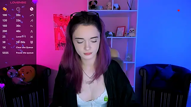 liana kisses online show from 20, 9, 2025