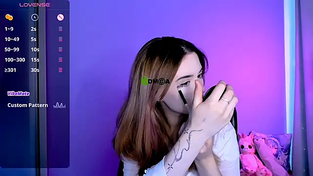 liana kisses online show from 11, 10, 2025