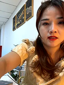 Efangfang online show from 5, 11, 2025