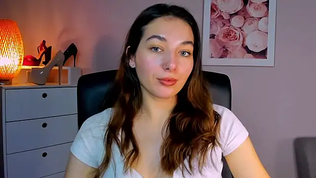 Snapshot of Meagn_Extasy chatting on 8, 12, 2024 Meagn Extasy online show from 8, 12, 2024