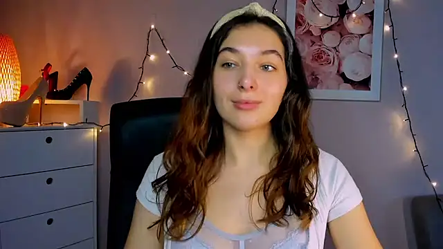 Snapshot of Meagn_Extasy chatting on 19, 12, 2024 Meagn Extasy online show from 19, 12, 2024