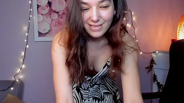 Snapshot of Meagn_Extasy chatting on 22, 12, 2024 Meagn Extasy online show from 22, 12, 2024
