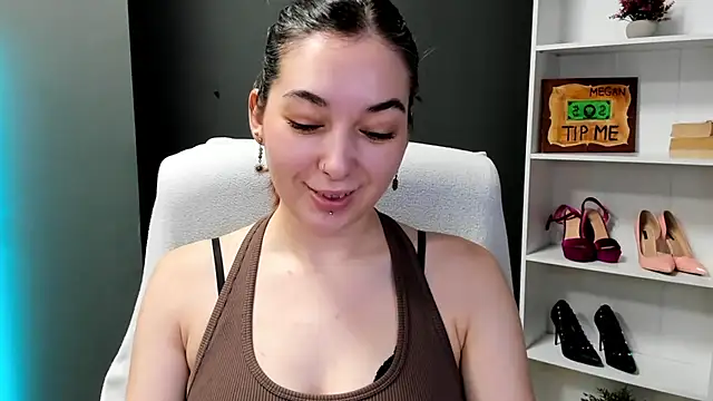 Snapshot of Meagn_Extasy chatting on 17, 7, 2026 Meagn Extasy online show from 17, 7, 2026