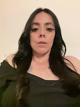Snapshot of AndreaValencia chatting on 10, 3, 2025 AndreaValencia online show from 10, 3, 2025