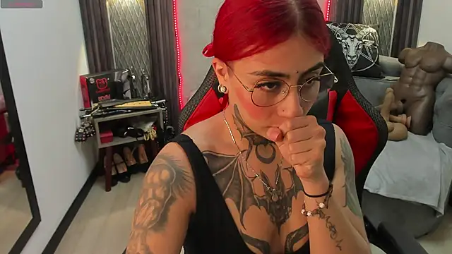 Snapshot of selene_red_ chatting on 5, 2, 2025 selene red online show from 5, 2, 2025