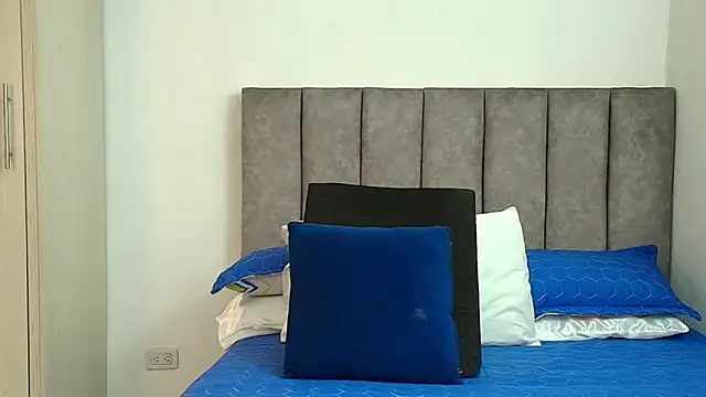 Snapshot of karina_lewis_ chatting on 6, 11, 2025 karina lewis online show from 6, 11, 2025