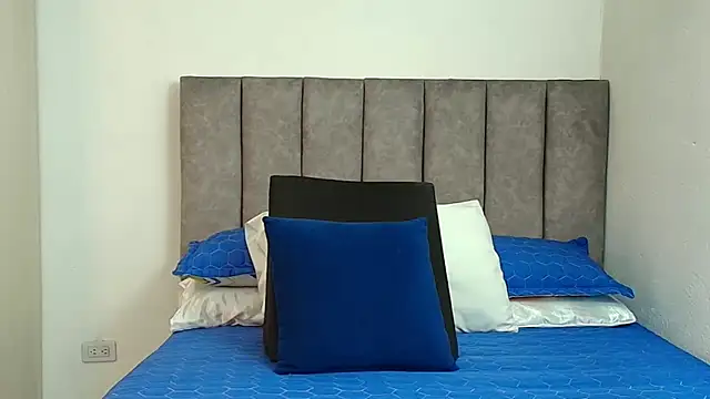 Snapshot of karina_lewis_ chatting on 15, 11, 2025 karina lewis online show from 15, 11, 2025