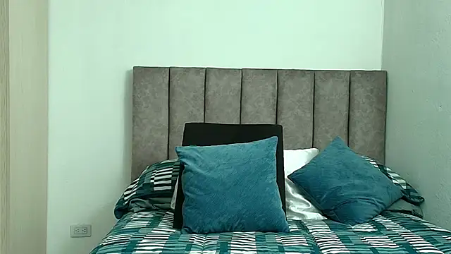 karina lewis  online show from 13, 3, 2026