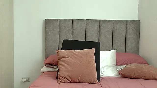Snapshot of karina_lewis_ chatting on 23, 5, 2026 karina lewis online show from 23, 5, 2026