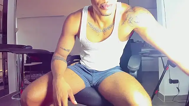Snapshot of TROYWESLY- chatting on 1, 2, 2025 TROYWESLY- online show from 1, 2, 2025