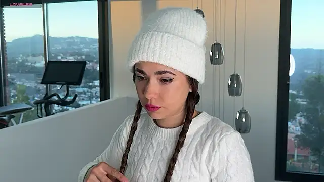 Mika Miller online show from 19, 12, 2024