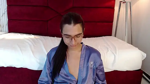 sara saenz99 online show from 1, 2, 2025