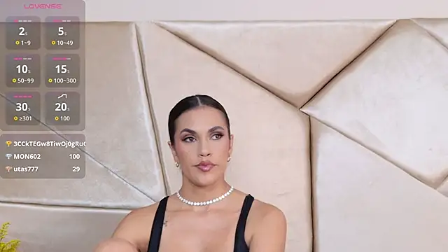 Snapshot of Camille_Torres chatting on 17, 10, 2025 Camille Torres online show from 17, 10, 2025