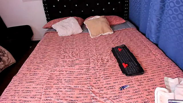 Snapshot of valerie_luxe_ chatting on 24, 2, 2025 valerie luxe online show from 24, 2, 2025