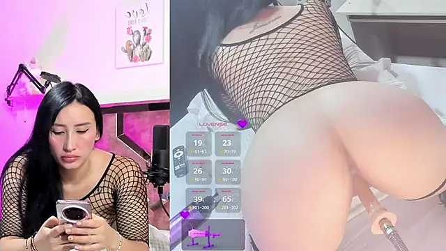 lili moonn online show from 6, 11, 2025