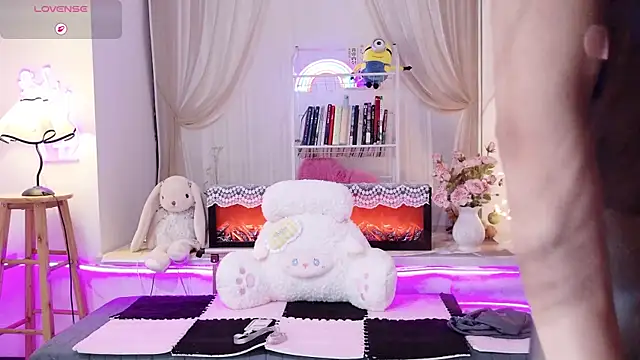 Momoever123456 online show from 25, 6, 2026
