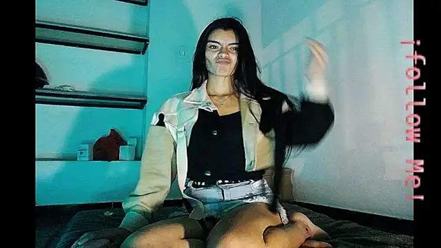 Nefera 16 online show from 15, 2, 2025