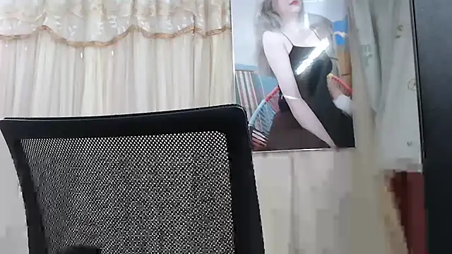 Snapshot of MiMi_0293 chatting on 3, 12, 2024 MiMi 0293 online show from 3, 12, 2024