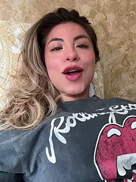 Snapshot of Karen_San_Miguel chatting on 5, 2, 2025 Karen San Miguel online show from 5, 2, 2025