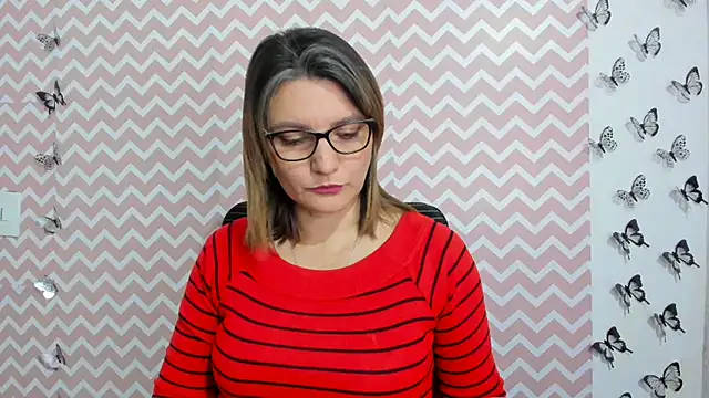 Amie Adams82  online show from 22, 2, 2025