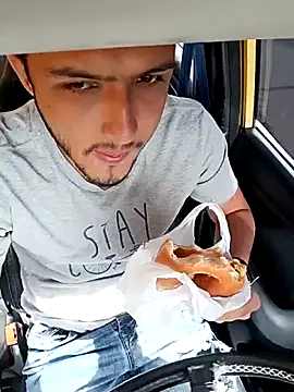 Snapshot of mosmar_20 chatting on 27, 10, 2025 mosmar 20 online show from 27, 10, 2025