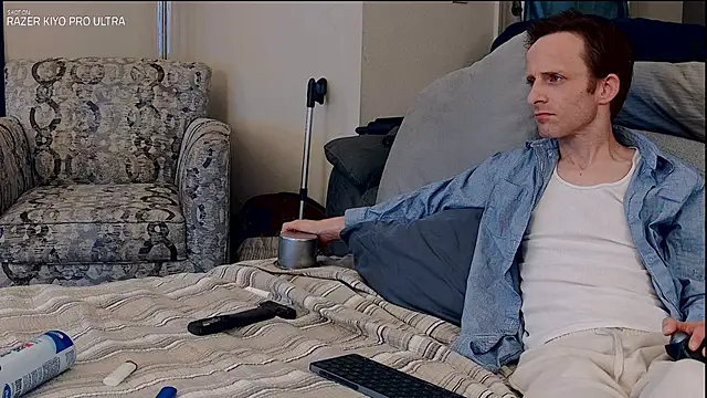 Snapshot of Dilldough405 chatting on 15, 12, 2025 Dilldough405 online show from 15, 12, 2025