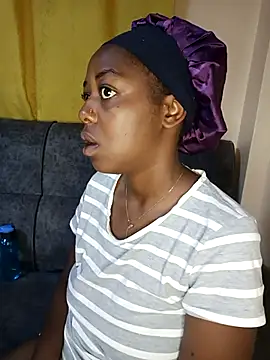 pretty-eyes23 online show from 15, 2, 2025